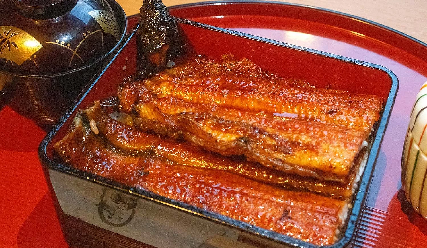 「鰻魚重」中的蒲燒鰻魚。